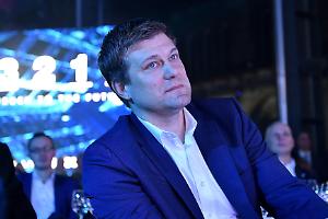 Cnh, a picco l'utile. Ma il titolo tiene