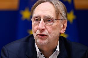 L&rsquo;Europa chiede &laquo;chiarezza&raquo; agli Usa dopo la sentenza della Corte Suprema. Lange: &laquo;Proporr&ograve; di sospendere l&rsquo;accordo&raquo;