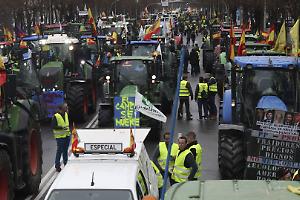 Dalle associazioni di categoria arrivano reazioni contrapposte tra industriali e agricoltori Dalle associazioni di categoria arrivano reazioni contrapposte tra industriali e agricoltori