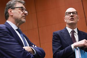 Pericolo stagflazione per l'Europa. Giorgetti: &laquo;Imprese a rischio, no aumenti su tassi di interesse&raquo;