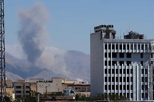 La notte più lunga di Teheran. I quattro scenari che potrebbero travolgere (o salvare) il Paese La notte più lunga di Teheran. I quattro scenari che potrebbero travolgere (o salvare) il Paese