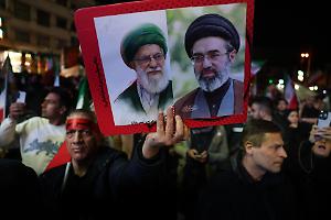 Il retroscena dei negoziati, tra il fantasma di Khamenei e l&rsquo;intervento di Pechino