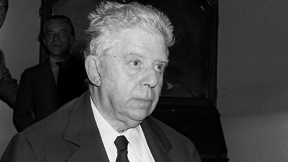 Eugenio Montale e le sue profezie nei toni del grigio sul nostro tempo