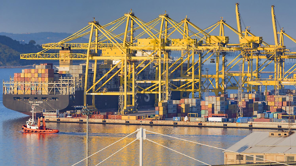 Porti, Trieste regge al calo dei container. Su Gioia Tauro e i passeggeri a Genova