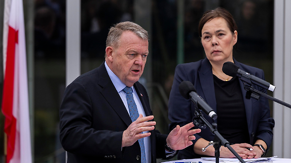 I soldati europei in Groenlandia non fermano Trump. &laquo;Imporremo dazi&raquo;