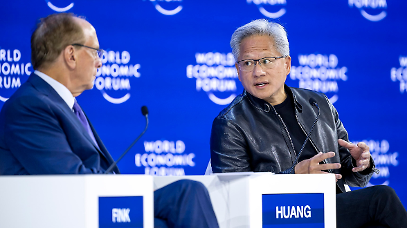 L&rsquo;Ai passa da Davos. Nvidia sorvola sulla bolla e rilancia la robotica per l&rsquo;Ue