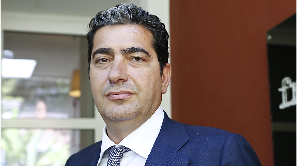 L'editore de L'Espresso vuole la raffineria di Priolo