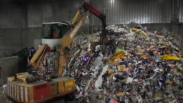 HAIKI + PLUS AZIENDA ECONOMIA CIRCOLARE RICICLO RICICLAGGIO SPAZZATURA IMMONDIZIA