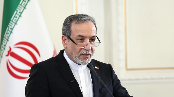 Iran in sospeso. Trump minaccia: &laquo;Il tempo stringe, serve accordo sul nucleare&raquo;. Teheran si barrica