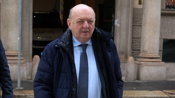 Batterie, Pichetto lancia gli obiettivi per il 2040. Urso convoca gli energivori