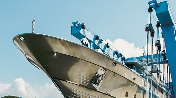 Azimut Benetti vara ad Avigliana il Seadeck 9. Nel sito investiti 50 milioni in tre anni