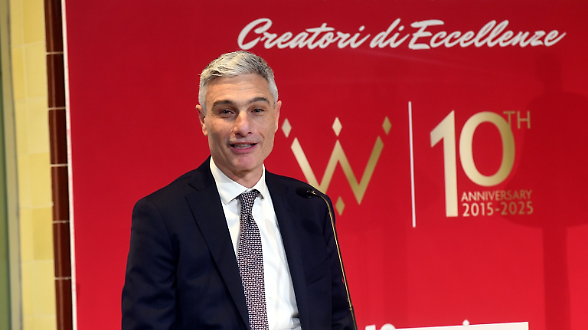 Iwb vende pi&ugrave; bottiglie di vino, ma i ricavi calano dell&rsquo;1,5%. Traino dai mercati esteri 