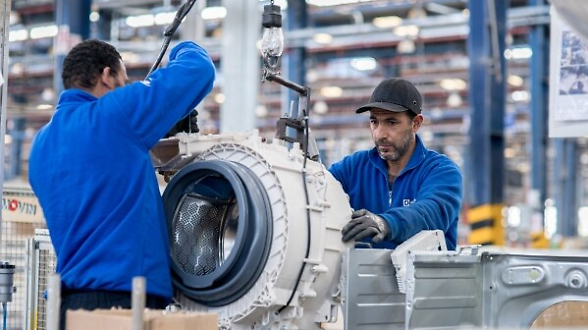 Electrolux, nel &lsquo;25 ricavi in calo (-4%). Ma torna all&rsquo;efficienza con &laquo;risparmio sui costi&raquo;