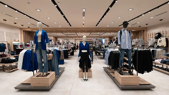 Amministrazione giudiziaria per il marchio Piazza Italia. &laquo;Sfruttamento nella filiera&raquo;