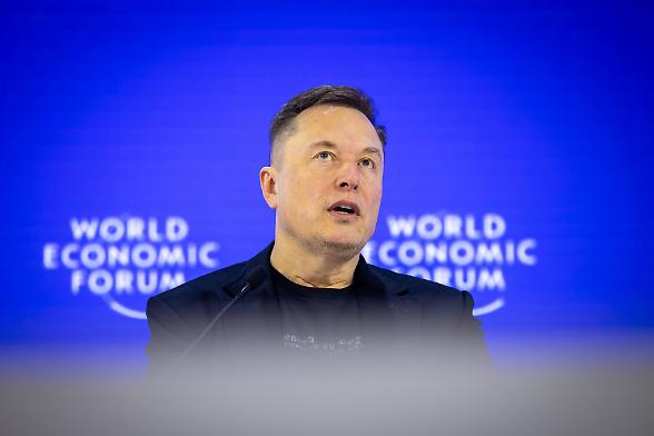 Musk fonde SpaceX e xAi, operazione da 1,25 trilioni. Ipo in vista
