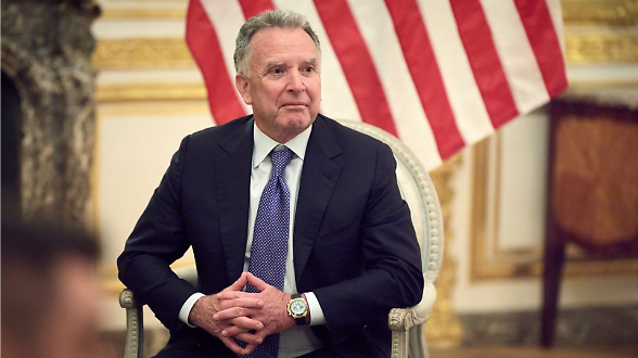 Si apre il secondo trilaterale ad Abu Dhabi. L'Ue sblocca un prestito da 90 miliardi 