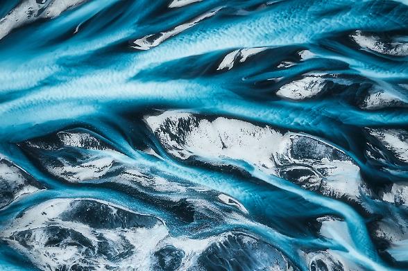 I fiumi sono verbi: conversazione con Robert Macfarlane