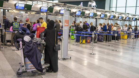Aeroporti verso il futuro. I passeggeri aumentano ma servono piste e terminal 