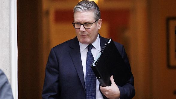 Si dimette lo stratega di Starmer, travolto dallo scandalo Mandelson