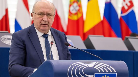 Kubilius: &laquo;Serve un&rsquo;Unione Europea della Difesa&raquo;