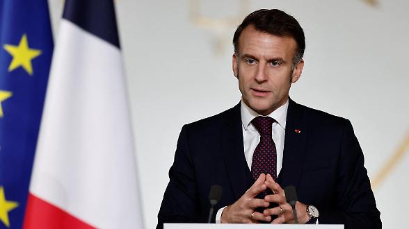 La Russia conferma i contatti con Parigi. E Macron invita pi&ugrave; colleghi europei (ma non troppi) a riaprire il dialogo