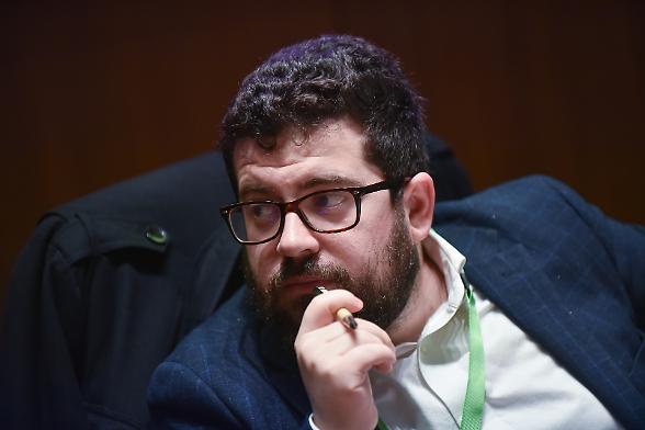 &ldquo;Disintermediare stanca&rdquo;, ma il lavoro non pu&ograve; fare a meno di sindacati e  organizzazioni datoriali