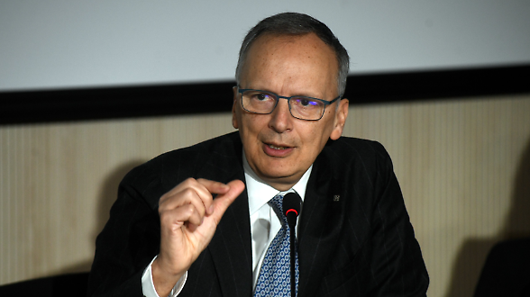 De Felice (Intesa Sanpaolo): &laquo;Il no della Corte ai dazi fa bene all&rsquo;Ue. Ma ora serve il debito comune&raquo;