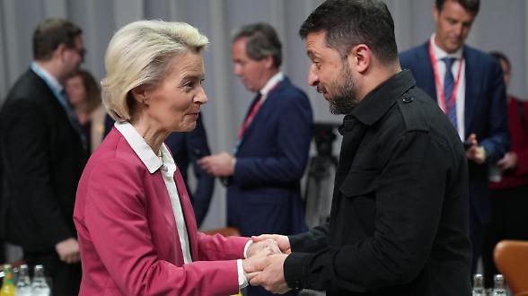 Von der Leyen da Zelensky, plenaria straordinaria a Bruxelles