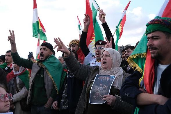 I curdi si uniscono per far cadere Khamenei. Ma per Roma potrebbe essere un rischio