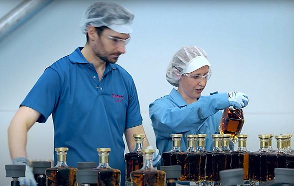 Diageo, gi&ugrave; ricavi e stime. Scivolone in Borsa (-10%)