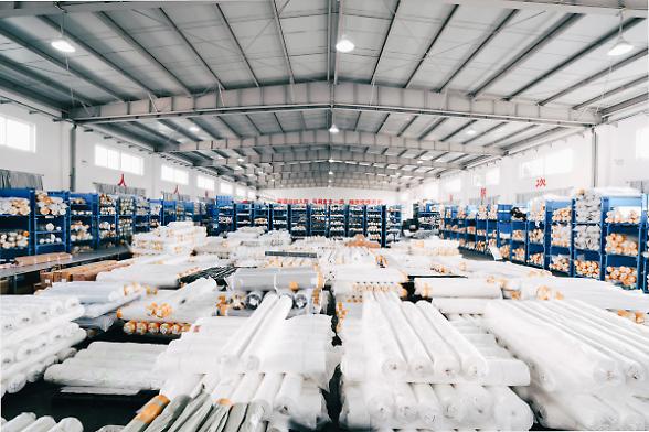 Shopping per Limonta. Acquisite Novaresin e Pirandello & Gregorini