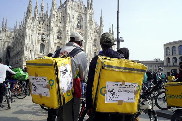 I rider schiacciati in un business che ignora il costo del lavoro