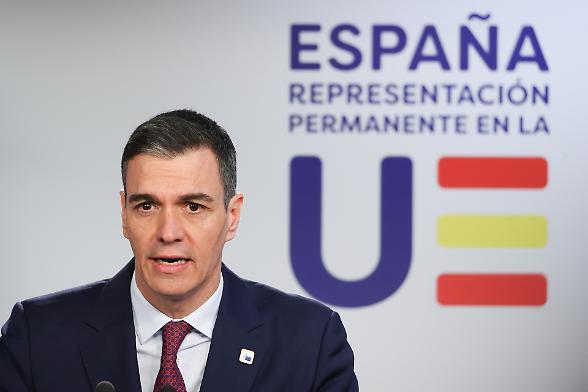 L&rsquo;Ue si schiera con S&aacute;nchez. Ma Berlino parla sottovoce