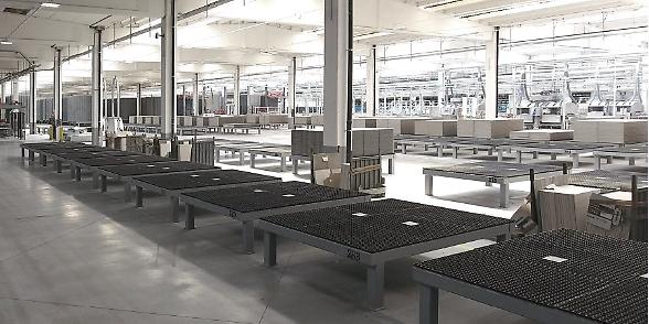 Ceramica, industria a rischio: &laquo;Speculazione sui prezzi e calo export non sostenibili&raquo;