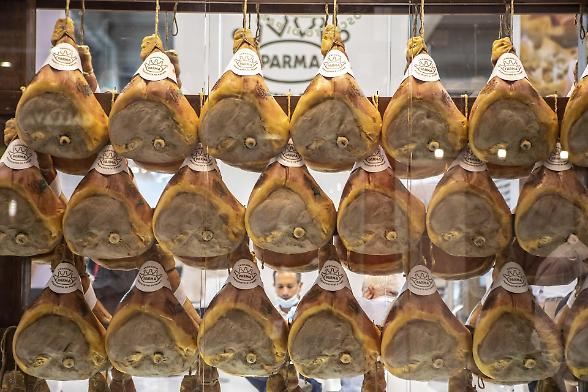 Ombre sulla filiera del &laquo;Parma&raquo;. Nell'inchiesta coinvolto un fornitore