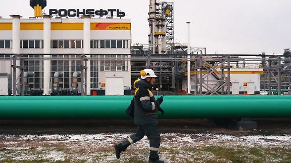 Sospeso l'embargo al petrolio russo per garantire benzina alla Germania
