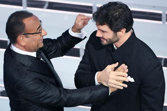 La tv scopre il conduttore rubacuori