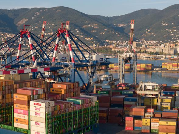Porti di Spezia e Carrara, salgono merci e container. In forte aumento il Gnl