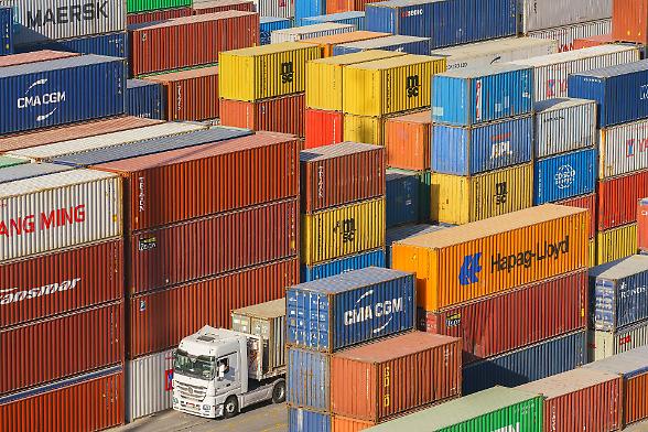 Germania, calo dell'export ma cresce il surplus commerciale