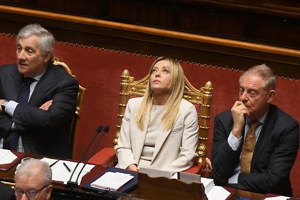 Meloni alle Camere: &laquo;Usa e Israele fuori dal diritto. Non entriamo in guerra&raquo;