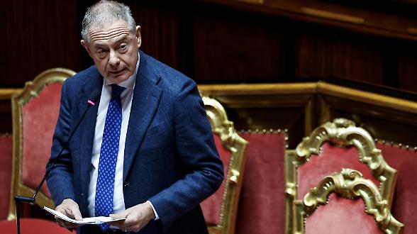 Caos sull'ex-Ilva, a sorpresa spunta l&rsquo;offerta dell'indiana Jindal per l'intero gruppo siderurgico