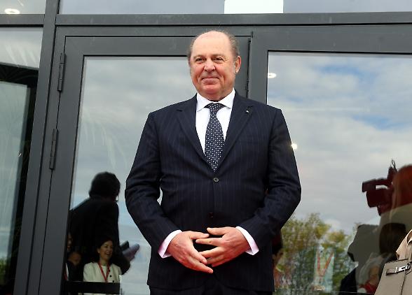 Generali, utile record a 4,3 miliardi. &laquo;Candidati in Mps al posto di Axa&raquo;