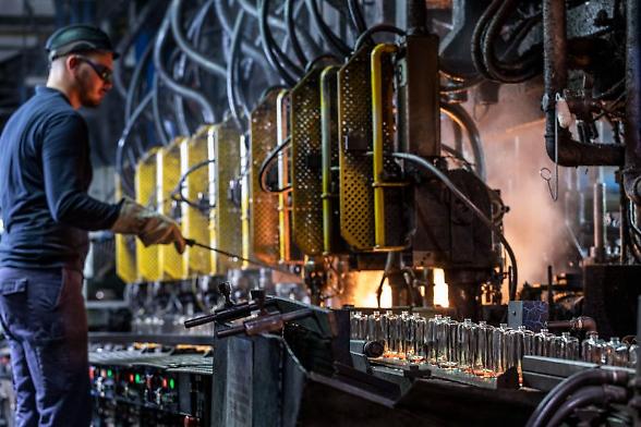 Fragile il 2025 di Zignago Vetro. Ricavi in calo ed utile dimezzato, ma il mercato premia il titolo