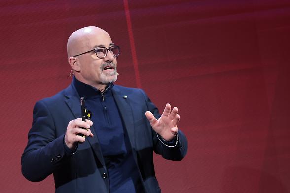 Leonardo alza il velo sul nuovo piano. Ordini cumulati per 142 miliardi, vola la Borsa