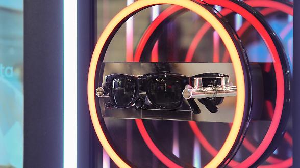 Occhiali smart per tutti: un mercato sempre pi&ugrave; popolato