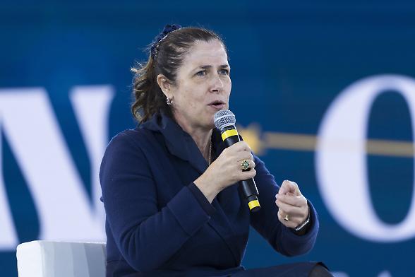 Aeroporti, la Sardegna verso la fusione dei tre scali. Opposizioni gi&agrave; all&rsquo;attacco