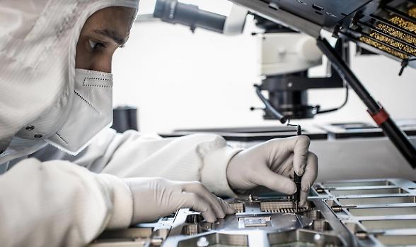 Technoprobe anticipa i target e cresce a doppia cifra. Traina l'intelligenza artificiale