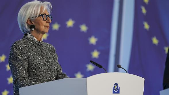 Lagarde: &laquo;Una moneta forte poggia su istituzioni forti&raquo;