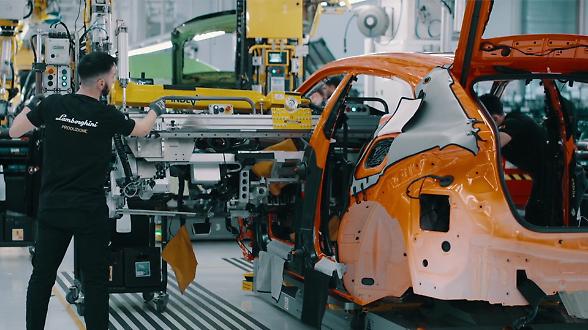 Lamborghini conferma lo stop all'elettrico. Quarto modello ibrido