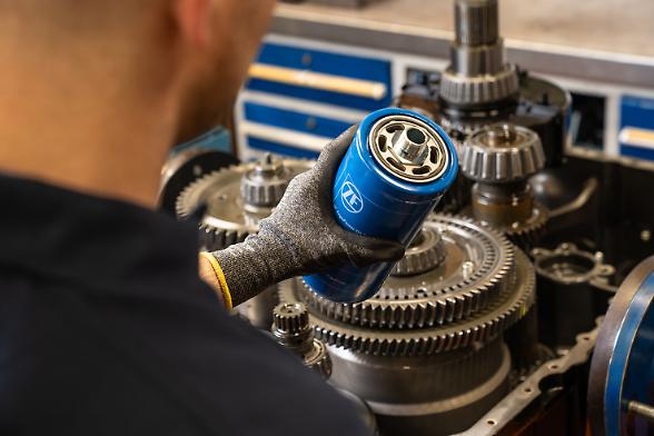 Zf amplia le perdite a oltre due miliardi. Gi&ugrave; anche il fatturato, tagli sull'elettrico